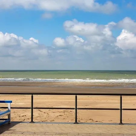 Cosy On The Seafront Daire